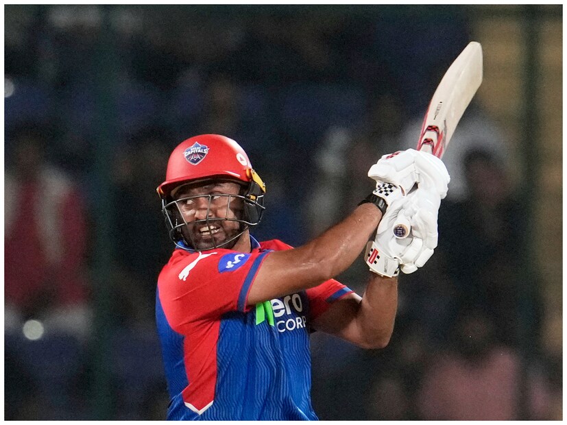 নায়ার ১২টি চার ও ৫টি ছক্কার সাহায্যে মাত্র ৪০ বলে ৮৯ রানের মারকাটারি ইনিংস খেলে আউট হন। তবে দিল্লিকে জয় এনে দিতে না পারার আক্ষেপ রয়েছে করুণের। তবে করুণের ব্যাটিং প্রশংসিত হচ্ছে সর্বত্র।   (Photo Courtesy- AP)