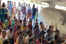চাকরিহারা শিক্ষকদের পুলিশের লাথি, লাঠি! কসবায় ধুন্ধুমার কাণ্ডের পর রিপোর্ট তলব নবান্নের