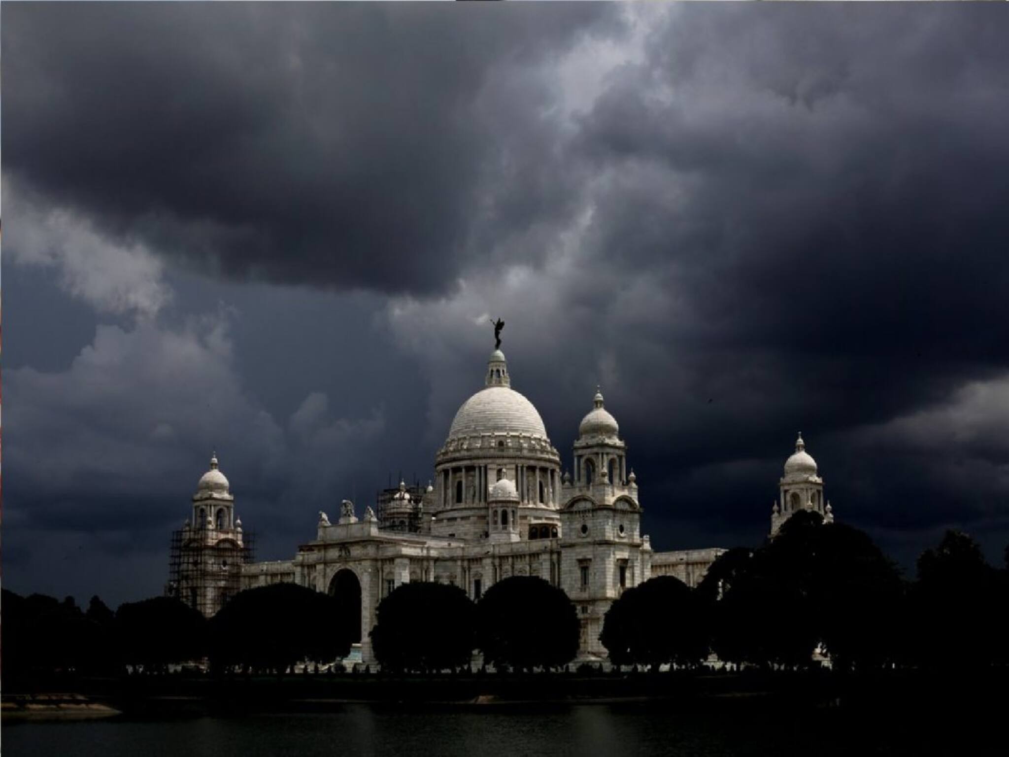 তুমুল কালবৈশাখীর তাণ্ডব, ব্যাপক বজ্রপাত! কোন কোন জেলায় আবহাওয়া বদল? কলকাতায় কী হবে? জানুন