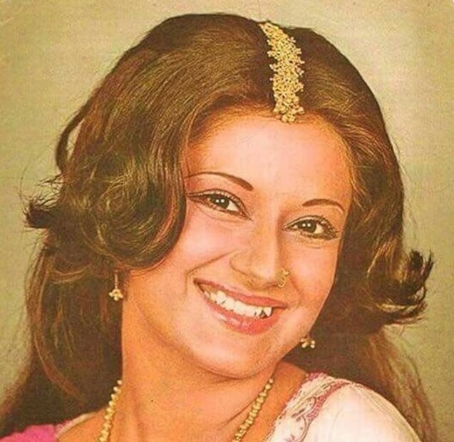 মৌসুমি চট্টোপাধ্যায়ের মতে, মনোজ কুমার একজন অত্যন্ত প্রতিভাবান পরিচালক ছিলেন। কথা দিয়ে কথা রাখতেন না, এমনটা তিনি কখনও করেননি। কিন্তু 'রোটি কাপড়া অউর মকান' ছবিতে মৌসুমি চট্টোপাধ্যায়ের সঙ্গে কাজ করার সময়, তিনি তাঁর একটি সিদ্ধান্ত পরিবর্তন করেছিলেন। মৌসুমি চট্টোপাধ্যায় HT-কে দেওয়া এক সাক্ষাৎকারে বলেন যে 'রোটি কাপড়া অউর মকান'-এর শ্যুটিংয়ের সময় তিনি অন্তঃসত্ত্বা হয়ে পড়ায় মনোজ কুমার তাঁর উপর খুব রেগে গিয়েছিলেন।