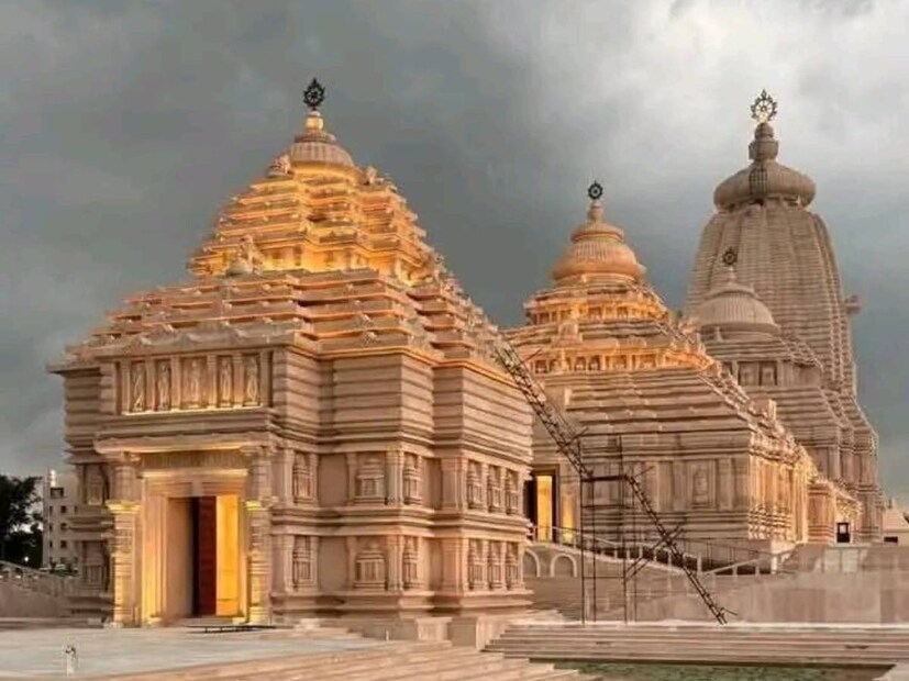 দিঘা জগন্নাথ ধাম সংস্কৃতি চর্চা কেন্দ্র উদ্বোধনের পর থেকেই আলোচনার কেন্দ্রবিন্দুতে রয়েছে। দিঘার এই নবনির্মিত জগন্নাথ মন্দির ও জগন্নাথ দেব দেখতে ভিড় করছেন সাধারণ পর্যটকেরা। মন্দির পরিচালনায় রয়েছে কলকাতার ইসকন কর্তৃপক্ষ। 