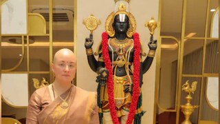 ছেলের সুস্থতা প্রার্থনা করে তিরুপতি মন্দিরে নিজের চুল মানত করেছিলেন অ্যানা ছেলের সুস্থতা প্রার্থনা করে তিরুপতি মন্দিরে নিজের চুল মানত করেছিলেন অ্যানা