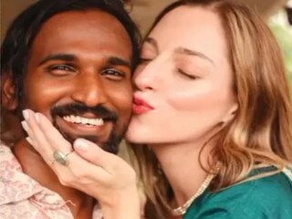 বিয়ে করার জন্য অপেক্ষার দিন গুনছেন তাঁরা