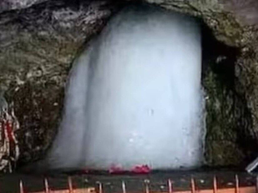 অনলাইনে প্রসাদ বুক করার নিয়ম চতুর্থ অপশন হলো ‘বুক প্রসাদ’। এতে ক্লিক করলে একটি নতুন পেজ খুলবে যেখানে আপনাকে ইমেইল আইডি, মোবাইল নম্বর ও ক্যাপচা দিয়ে সাবমিট করতে হবে। এরপর অনলাইনে প্রসাদ বুক করা যাবে।