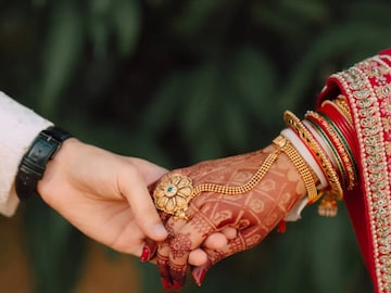 Marriage Proposal Rejected: ২০ বছর আগে থেকে এক বড় সমস্যায় ভুগছিলেন গ্রামের যুবক-যুবতী, এবার মিটে গেল, আসছে বিয়ের সম্বন্ধও Marriage Proposal Rejected: ২০ বছর আগে থেকে এক বড় সমস্যায় ভুগছিলেন গ্রামের যুবক-যুবতী, এবার মিটে গেল, আসছে বিয়ের সম্বন্ধও