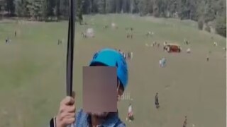 জিপলাইন রাইডে ওই যুবক (ছবি ভিডিও থেকে কাটা)