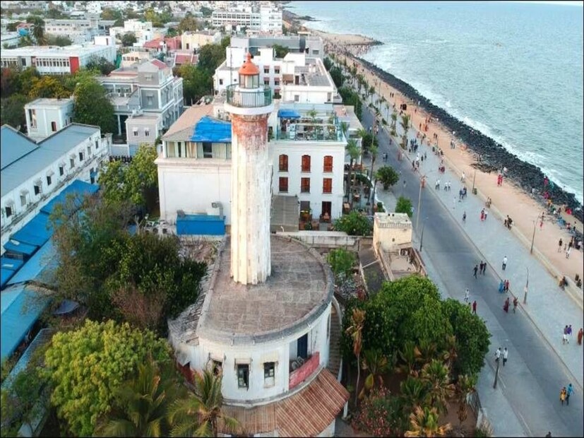 পুদুচেরির বিশেষত্ব হল এই জায়গাটি যতটা সুন্দর, ঠিক ততটাই শান্ত। এখানকার সৈকত, বিশেষ করে প্রোমেনেড বিচ, অরোভিল এবং প্যারাডাইজ বিচ পর্যটকদের এক আলাদাই আনন্দ দেয়। এখানকার রাস্তায় পর্যটকরা ফরাসি স্থাপত্যের ঝলক দেখতে পাবেন৷ পাশাপাশি এখানের ক্যাফে কালচারও বেশ জনপ্রিয়। আপনি যদি ফিটনেসপ্রেমী এবং যোগব্যায়াম পছন্দ করেন তাহলে অরোভিলের ধ্যান কেন্দ্র এবং অর্গানিক ক্যাফে দারুণ অভিজ্ঞতা এনে দেবে। Photo- Collected