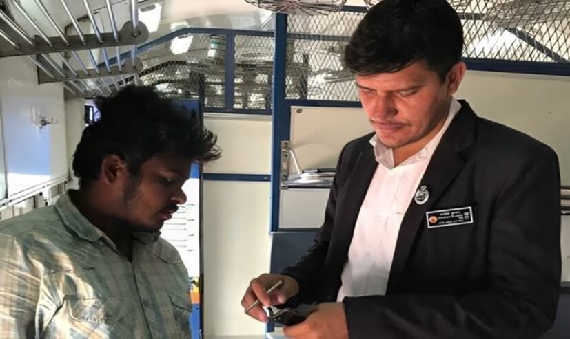 এই নিয়োগের দায়িত্ব ডিভিশন পর্যায়ে Divisional Railway Manager (DRM)-এর হাতে থাকবে। তবে রেল সদর দফতরে নিয়োগ সংক্রান্ত সিদ্ধান্ত এখনো General Manager (GM)-এর অধীনে থাকবে। কতজন রিটায়ার্ড কর্মীকে ফিরিয়ে আনা হবে, সেই সিদ্ধান্তও GM-ই নেবেন।