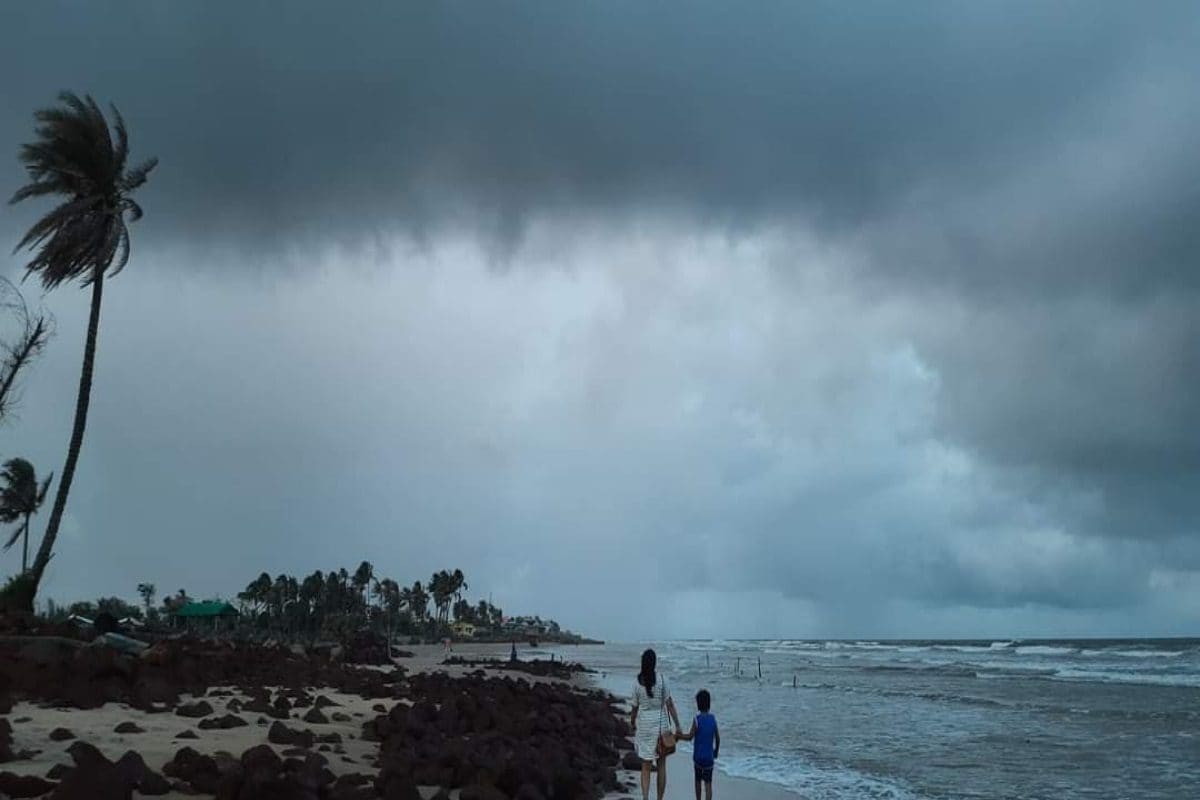 রাত পোহালেই শুক্রবার কোন কোন জেলায় কালবৈশাখীর তাণ্ডব! কোন কোন জেলা ঝেঁপে বৃষ্টিতে তোলপাড়, আবহাওয়ার লেটেস্ট আপডেট IMD West Bengal latest Weather Forecast heavy rain with thundersquall hailstorm alert in several districts of West bengal
