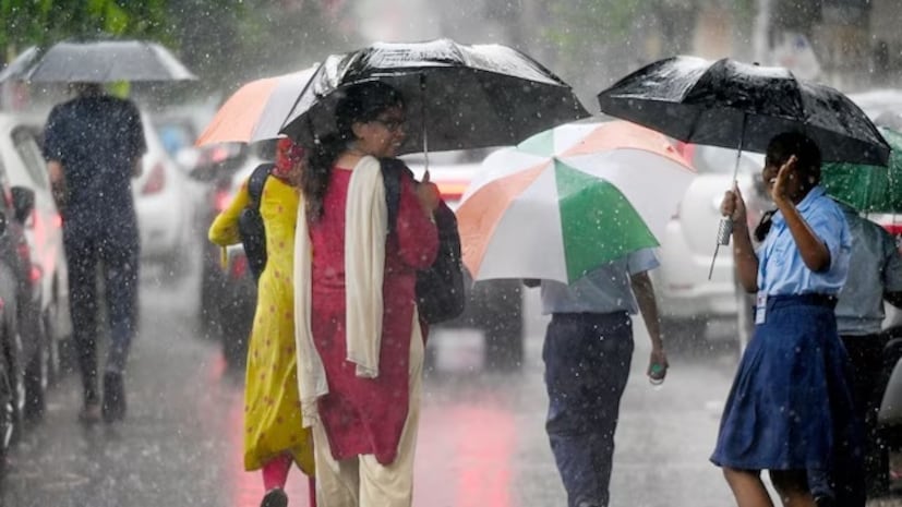 রবিবার পর্যন্ত কলকাতা-সহ দক্ষিণবঙ্গের জেলাগুলিতে বজ্রবিদ্যুৎ-সহ বৃষ্টির সতর্কতা জারি করেছে আলিপুর। বৃহস্পতি ও শুক্রবার দক্ষিণের সব জেলাতেই ঝড়বৃষ্টি হতে পারে।