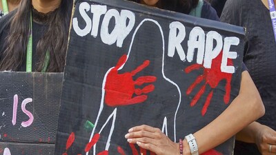 নাবালিকাকে ধর্ষণের অভিযোগ। প্রতীকী ছবি। 
