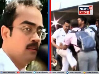 লাথি মারার সেই মুহূর্তের ছবি৷ (বাঁ দিকে) অভিযুক্ত এসআই রিটন দাস৷  সমাজমাধ্যম থেকে নেওয়া ছবি৷