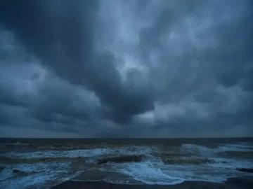 বঙ্গোপসাগরে ঘূর্ণাবর্ত! প্রবল বৃষ্টির হুঁশিয়ারি ৩ রাজ্যে, 'অশনি' ২৭ রাজ্যে, কী হবে বাংলায়? বঙ্গোপসাগরে ঘূর্ণাবর্ত! প্রবল বৃষ্টির হুঁশিয়ারি ৩ রাজ্যে, 'অশনি' ২৭ রাজ্যে, কী হবে বাংলায়?