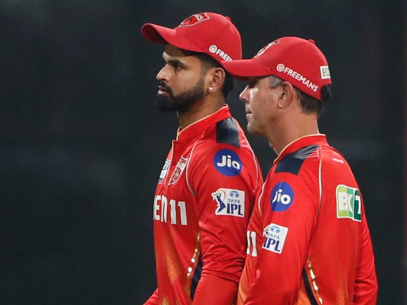 এবার আইপিএলে পঞ্জাব কিংসের রানার্স হওয়ার পিছনে অধিনায়ক শ্রেয়স আইয়ারের পাশাপাশি বাহবা দিতেই হবে কোচ রিকি পন্টিংয়ের। শ্রেয়স-পন্টিং মেলবন্ধনেই ১১ বছর পর আইপিএল ফাইনালে পৌছায় পঞ্জাব।