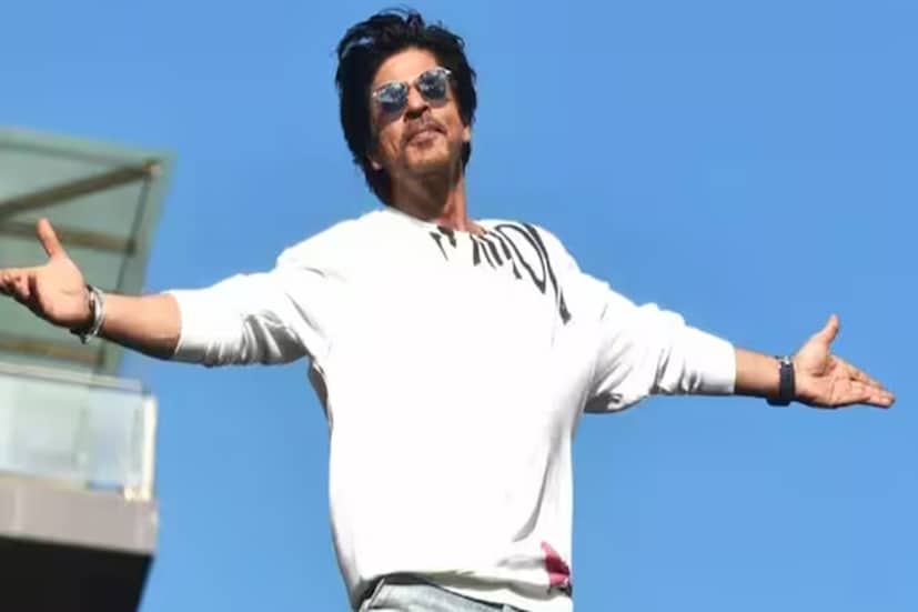 আলি এ-ও জানান যে, পরে তিনি ফারহানকে বলেছিলেন যে, শাহরুখ খানকে নিয়ে মন খারাপ করার কিছু নেই। পোস্ট-প্রোডাকশনে ওই জায়গাটাকে এডিট করে বাদ দিয়ে দিলেই হবে। যদিও ব্যাপারটা একটু ঝামেলার ছিল। কারণ শাহরুখ খান নিজেই ছবিটির প্রযোজনা করছিলেন। তবে শাহরুখ খান শেষে নিজের ভাল সংলাপ ব্যবহার করে দৃশ্যটিকে আরও সুন্দর করে তুলেছিলেন। আর বক্স অফিসে ছবিটি ব্যাপক হিট করেছে। 