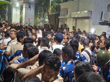SSC Update: যোগ্য অযোগ্য তালিকা বেরোল না, মাঝরাতে বিবৃতি দিয়ে কী জানাল এসএসসি? করুণাময়ীতে অগ্নিগর্ভ পরিস্থিতি SSC Update: যোগ্য অযোগ্য তালিকা বেরোল না, মাঝরাতে বিবৃতি দিয়ে কী জানাল এসএসসি? করুণাময়ীতে অগ্নিগর্ভ পরিস্থিতি
