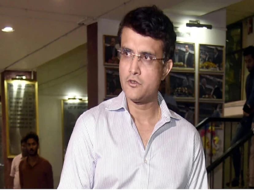 ভারত-ইংল্যান্ড টেস্ট সিরিজ নিয়ে উৎসাহী সৌরভ গঙ্গোপাধ্যায়। এবার নচুন ক্যাপ্টেনের নেতৃত্বে বিদেশে টেস্ট খেলবে ভারতীয় দল। দাদা তাই বাড়িত উৎসাহী। তবে এরই মধ্যে ভারতীয় দল নির্বাচন নিয়ে প্রশ্নও তুলে দিলেন সৌরভ।
