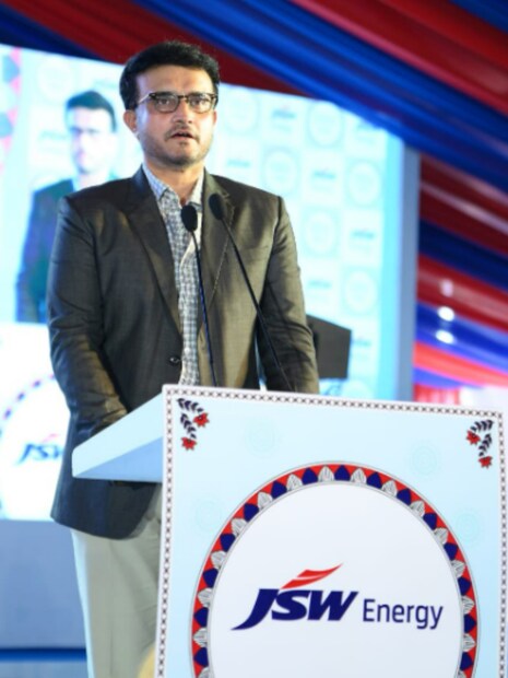 আগামী দিনগুলি মেদিনীপুরবাসীর যে খুব ভাল কাটবে ও পাঁচ বছরে সবকিছু বদলে যাবে বলে জানান সৌরভ। বলেছেন,'আগামী পাঁচ বছর খুব সুন্দর কাটবে। মেদিনীপুরের মানুষদের চাকরি হবে।'