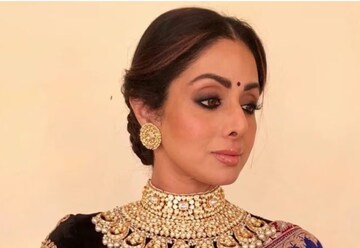 প্রিয় বান্ধবীর স্বামীকে 'ভাই' পাতিয়ে পরকীয়া সুপারহিট নায়িকার, অন্তঃসত্ত্বাও হয়ে পড়েন