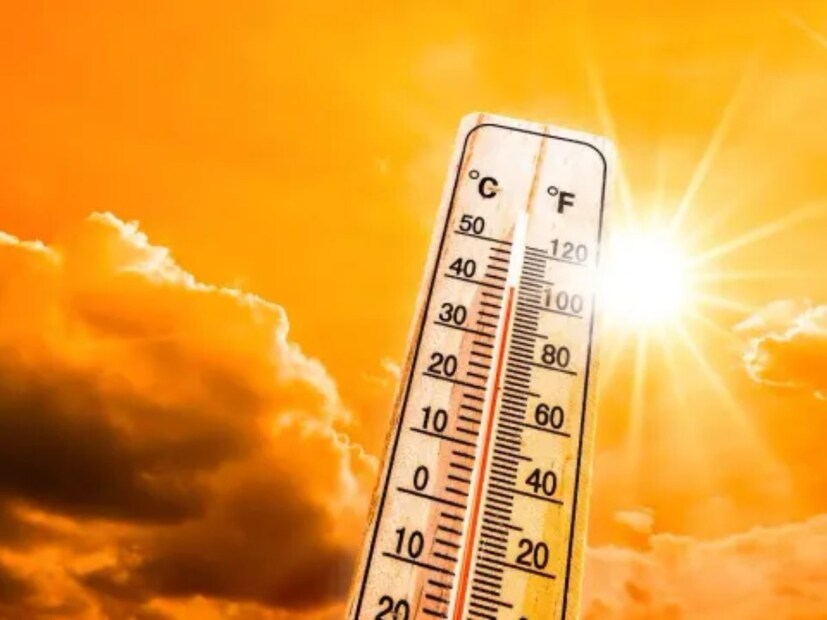 IMD প্রধান মৃত্যুঞ্জয় মহাপাত্র জানালেন প্রচণ্ড হারে চড়বে তাপের পারদ। ভারতে এপ্রিল থেকে জুন পর্যন্ত তাপমাত্রা স্বাভাবিকের চেয়ে বেশি থাকার সম্ভাবনা রয়েছে। পাশাপাশি মধ্য ও পূর্ব ভারত সহ উত্তর-পশ্চিমের সমতল এলাকায় অনেক দিনই লু বইতে পারে। 