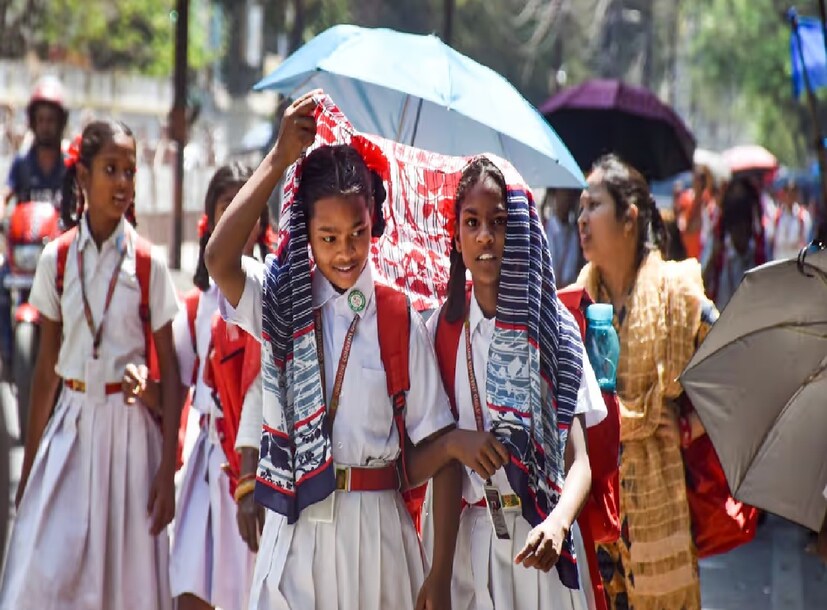 *৩০ এপ্রিল থেকে গরমের ছুটি। যেহেতু গরম বেশি, সেই কারণে পড়ুয়া এবং শিক্ষকদের কথা ভেবে এই সিদ্ধান্ত নেওয়া হয়। তবে কবে স্কুল খুলবে তার কোনও উল্লেখ সেদিন ছিল না। সংগৃহীত ছবি। 
