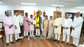 * বাগডোগরা বিমানবন্দরের নামকরণ করা হোক চিলা রায়ের নামে, আবেদন বিধায়কদলের