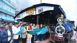 * ১২৫ বছর ধরে চড়াই উৎরাই পেরিয়ে এগোচ্ছে স্টিম লোকোমোটিভ