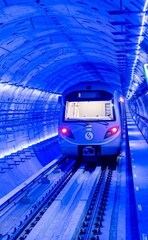 * সুড়ঙ্গ জুড়ে শেষ সিগন্যালিং সিস্টেমের কাজ, যাত্রী নিয়ে ছোটার অপেক্ষায় মেট্রো * সুড়ঙ্গ জুড়ে শেষ সিগন্যালিং সিস্টেমের কাজ, যাত্রী নিয়ে ছোটার অপেক্ষায় মেট্রো