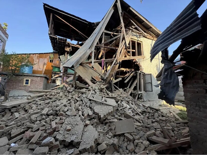 আস্তানাগুলি দেখে তদন্তকারী সংস্থাগুলির বিশ্বাস, শুধুমাত্র হামলার পরিকল্পনা করার জন্য এই ডেরাগুলি বানানো হয়নি। বরং তাদের উদ্দেশ্য ছিল দীর্ঘ সময়ের জন্য নিরাপদ আশ্রয় দেওয়া। জঙ্গিডেরাগুলির অধিকাংশই নিরাপত্তা বাহিনী ধ্বংস করে দিয়েছে। সেই সঙ্গে বুধবার দেশজুড়ে অসামরিক মহড়া অনুষ্ঠিত হতে চলেছে।