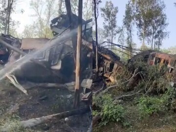 সাত সকালেই ফের ট্রেন দুর্ঘটনা! প্রবল জোরে ধাক্কা দুই মালগাড়ির, লোকো পাইলট-সহ নিহত ৩, আহত ৫