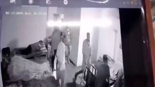 সিসিটিভি ক্যামেরার ছবি (সৌজন্যে এক্স) সিসিটিভি ক্যামেরার ছবি (সৌজন্যে এক্স)