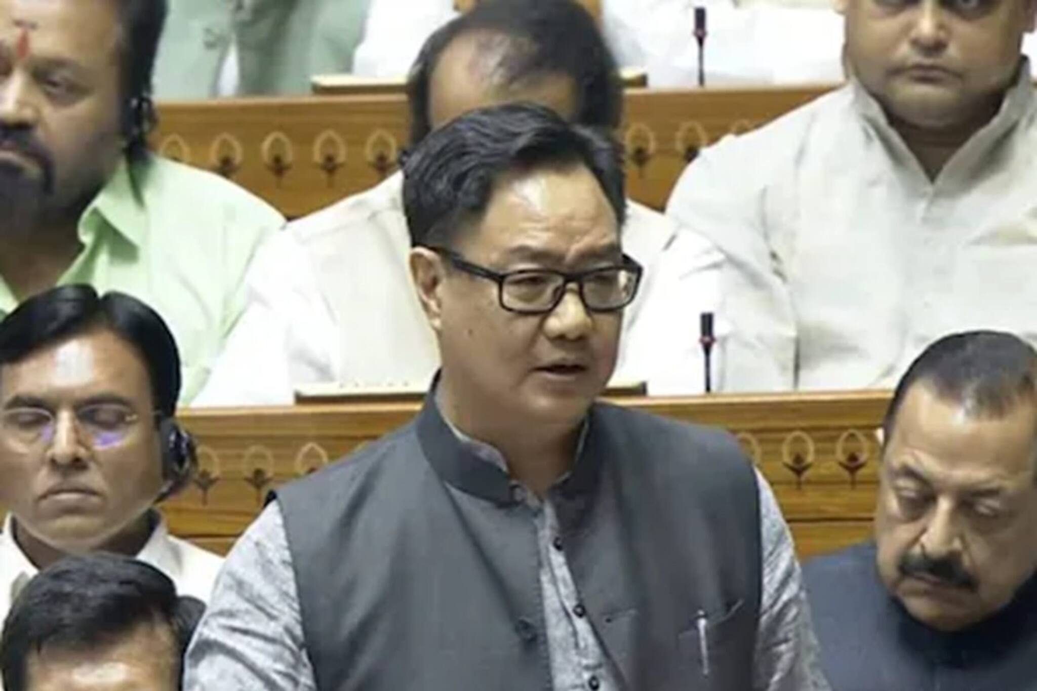 লোকসভায় পেশ সংশোধনী ওয়াকফ বিল, 'মোদিজি না থাকলে সংসদও ওয়াকফ সম্পত্তি হত', দাবি রিজিজুর