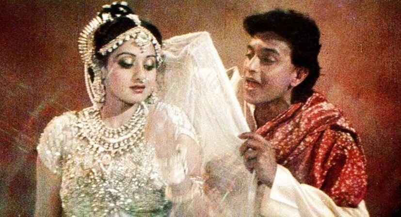 সারা রাত ঝগড়া করার পর মিঠুন সকালের শুটিং কীভাবে সামলাতেন জানতে চাইলে অভিনেতা-পরিচালক আরও বলেন, ‘মিঠুন দা যে ধরণের শক্তি পান, তা আর কারও নেই। তিনি সারা রাত জেগে থাকতে পারেন, পরের দিনের জন্য তার নাচের স্টেপগুলি রিহার্সাল করতে পারেন অথবা ফোনে ঝগড়া করতে পারেন, এবং পরের দিন সকালেও সময়মতো উপস্থিত থাকতে পারেন। তিনি খুবই আবেগপ্রবণ মানুষ। তিনি তার হৃদয়কে নিজের হাতে রাখতেন। তিনি ছিলেন খুবই পবিত্র হৃদয়ের।’
