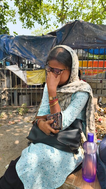 ২৫, ৩০০ জনের মধ্যে বাকি যাঁরা রয়েছেন, তাঁদের মধ্যে যাঁরা চিহ্নিত অযোগ্য নন, তাঁরা নতুন নিয়োগ প্রক্রিয়ায় আবেদন জানাতে পারবেন৷ সেক্ষেত্রে তাঁদের বয়ঃসীমায় ছাড় দেওয়া হবে৷