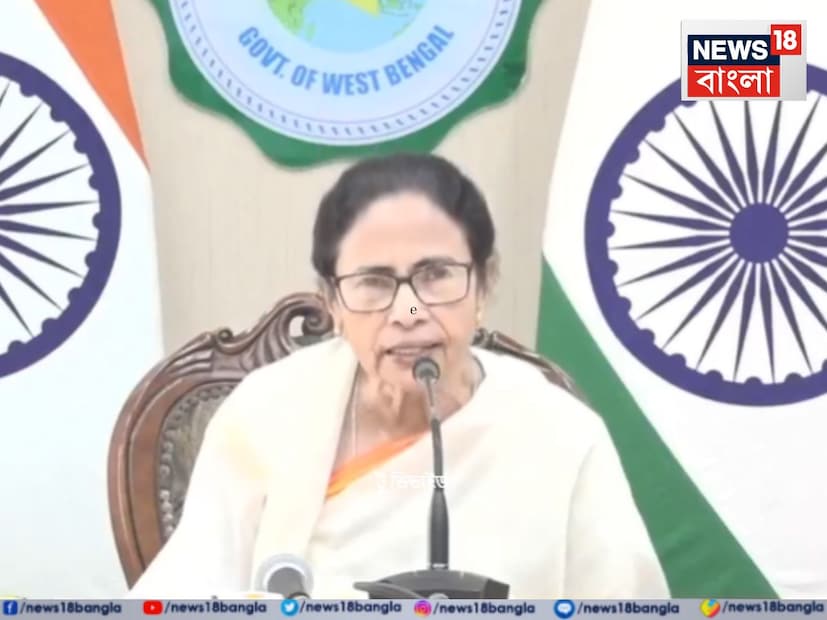 মমতা আশ্বাস দিয়ে বলেন, 'তাঁদের হতাশ হতে বারণ করব। কারণ, আমাদের সরকার মানবিক সরকার। আমরা রাজনীতি দেখে কাজ করি না, মানুষের কথা ভেবে কাজ করি। আজ শিক্ষকদিবসের প্রাক্কালে সব শিক্ষকদের অন্তরের অন্তস্তল থেকে শুভকামনা জানাচ্ছি।' (রিপোর্টার-- বিশ্বজিৎ সাহা) 
