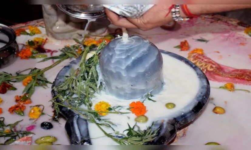 রবিবার ১৩ এপ্রিল প্রতিপদ তিথি আছে অহোরাত্র৷ দিনভরই পালন করতে পারবেন নীলষষ্ঠী ব্রত৷ তবে নীলের বাতি প্রজ্বলন করুন শুভ সময়ে৷ 