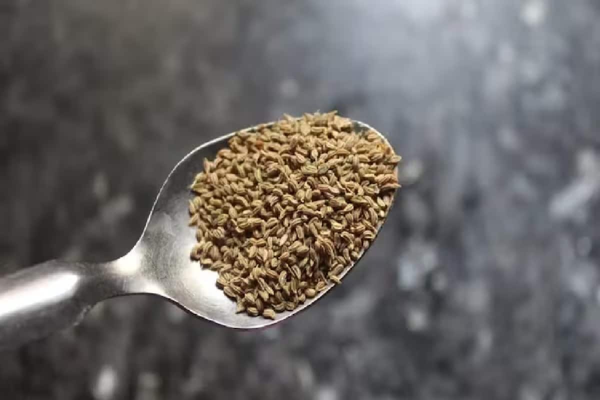  অজওয়াইনে ওমেগা ৩ ফ্যাটি অ্যাসিড থাকে, যা ডায়ুরেটিক প্রভাব সৃষ্টি করে৷