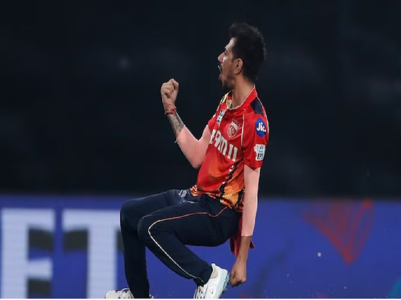 আসলে, ৮ এপ্রিল মুল্লানপুরে চেন্নাই সুপার কিংসের বিরুদ্ধে পাঞ্জাব কিংসের হয়ে উল্লাস করতে দেখা গেছে আরজে মাহাভাশকে, যে ছবিগুলি তিনি ইনস্টাগ্রামে পোস্ট করেছিলেন। “One for supporting your people through thick and thin and standing behind them like a rock! We are all here for you @yuzi_chahal23,” -দুঃসময়ে আপনার লোকেদের সমর্থন করার জন্য এবং পাথরের মতো তাদের পিছনে দাঁড়ানোর জন্য একটি! আমরা সবাই আপনার জন্য এখানে আছি @yuzi_chahal23,” আরজে মাহভাশ পোস্টটির ক্যাপশনে লিখেছেন।