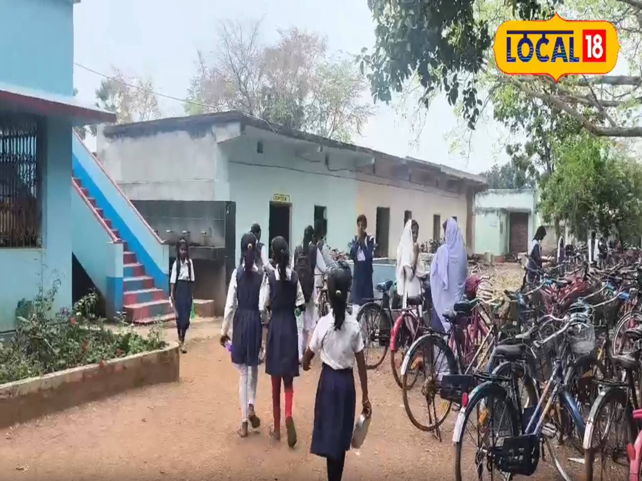 স্কুল তো নয়, এ যেন আস্ত খাবারের দোকান! স্কুলে গেলেই ভুরিভোজ, অভুক্ত থাকে না কেউ