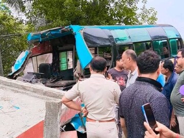 ভয়াবহ বাস দুর্ঘটনা! নিয়ন্ত্রণ হারিয়ে দোকানে ঢুকল যাত্রীবোঝাই বাস! আহত বহু, রক্তে মাখামাখি