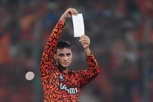 ৪০ বলে ১০০! পকেট থেকে বেরোল কাগজ! IPL-এ অভিষেক শর্মার 'কাণ্ড' ভাইরাল
