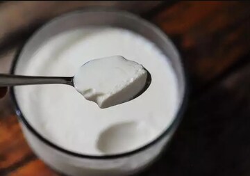 গরমে পেট ঠাণ্ডা রাখতে দই খাচ্ছেন? কাদের টক দই খাওয়া মোটেও উচিত নয়? জেনে না খেলে বিপদ!