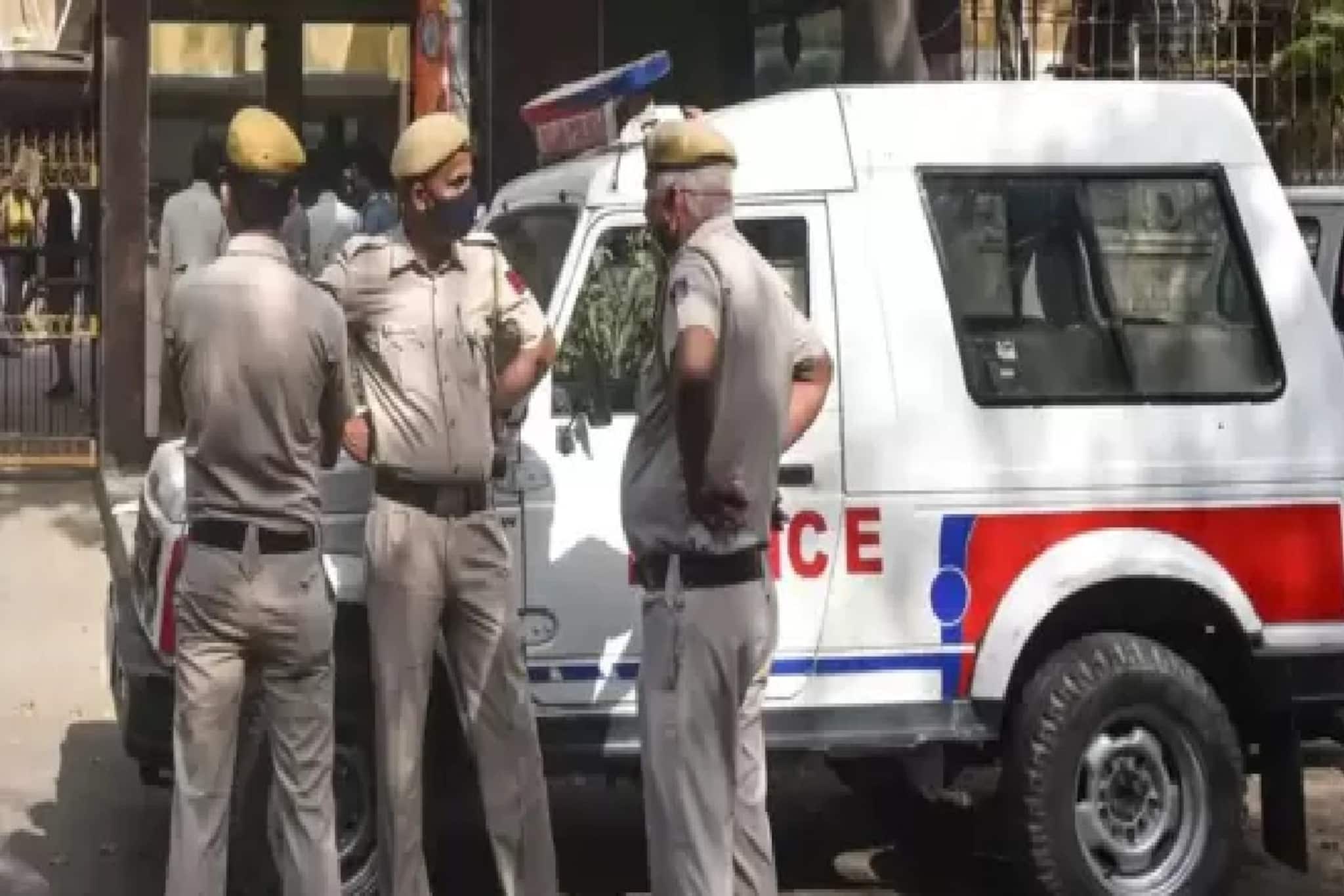 বর্ষবরণের আগেই 'অপারেশন আঘাত ৩.০'! দিল্লিতে মাদক বিরোধী অভিযানে ধৃত ২৮৫!