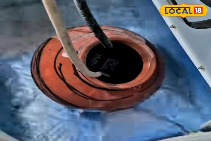 এই পদ্ধতি অবলম্বন করে আসলে কুলারের ক্ষমতা বাড়ানো হয়। আর ঘরও দীর্ঘ সময় ধরে ঠান্ডা থাকে। তাই কম খরচে এসি-র মতো ঠান্ডা বাতাস পেতে চাইলে অবলম্বন করা যেতে পারে এই উপায়।
