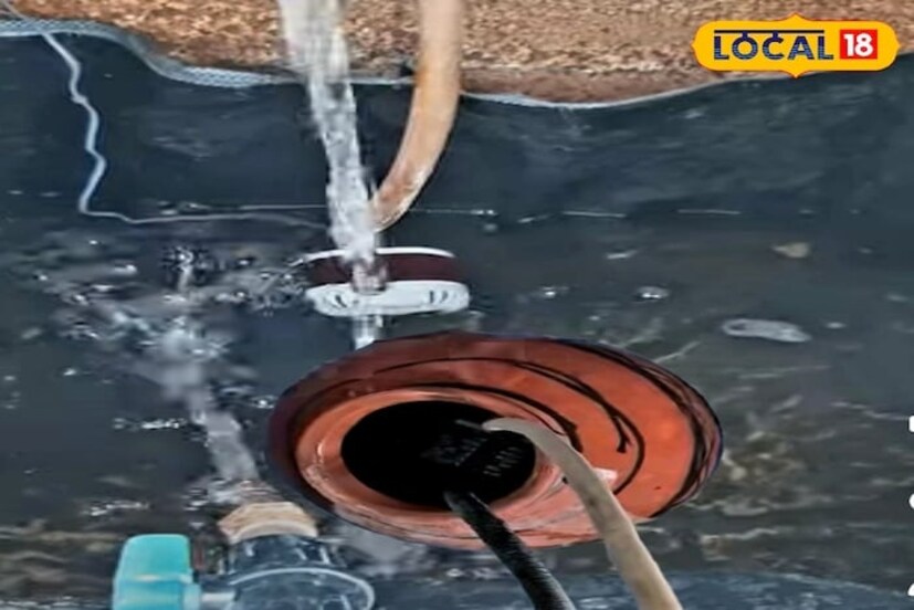 আর এই সহজ উপায়ে এসি-র মতোই ঠান্ডা হাওয়া পাওয়া যায়। তবে এর জন্য বেশি খরচও করতে হয় না। ইতিমধ্যেই গ্রামীণ এলাকায় বেশ জনপ্রিয় হয়ে উঠেছে এই ধরনের দেশি জুগাড়। সেখানকার মানুষ কুলারের ভিতরে সাধারণত জল ভর্তি মাটির পাত্র রেখে দেন। ফলে ভিতরে থাকা জল গরম হয় না। বরং ঠান্ডা থেকে যায়। 