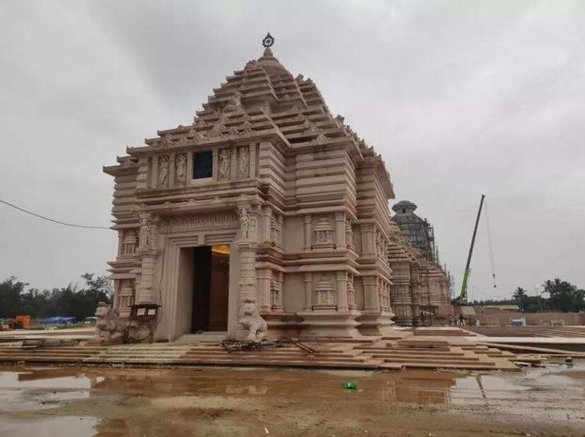 স্পেশাল ট্রেন ঘোষণা হল গত মঙ্গলবার। স্পেশাল ট্রেন চালানো হবে না জানিয়ে দেওয়া হল রবিবার। স্পেশাল ট্রেন চালানো নিয়ে মাত্র চার দিনের মধ্যে রেলের সিদ্ধান্ত বদল ঘিরে প্রশ্ন উঠতে শুরু করেছে। 