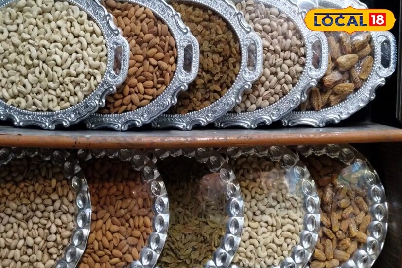 শুধুমাত্র শহরের ফলের দোকানগুলিই নয়, বিস্তর অভিযোগের ভিত্তিতে গ্যাসের দোকানেও অভিযান চালান তাঁরা। রাস্তার পাশে থাকা ফাস্টফুডের দোকানে উন্মুক্ত খাবার রাখার জন্য জোর ধমক দেন আধিকারিকরা।