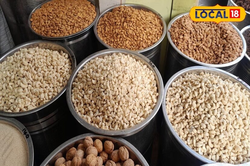 বালুরঘাট শহর জুড়েই ছড়িয়ে ছিটিয়ে থাকা ফলের বাজার গুলিতে হানা দিয়ে আধিকারিকরা দেখতে চান প্যাকেটজাত ও শুকনো ফলের হাল বেহাল। ফলের দোকানগুলিতে ঢুকেই যেন চক্ষু চরক কাজ আধিকারিকদের। কেননা ড্রাইফ্রুট গুলির প্যাকেট করা হলেও তবে কতদিন এই গুনমান বজায় থাকবে তা স্পষ্ট নয়।
