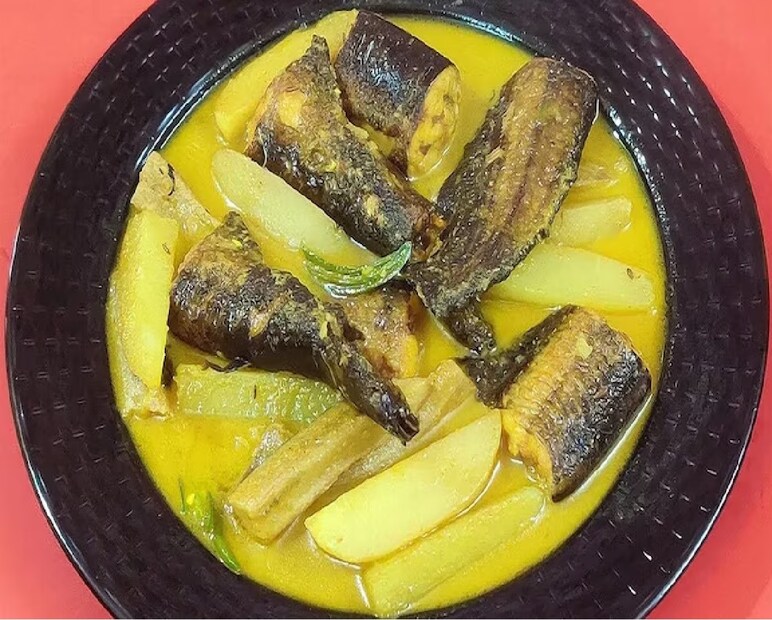 এছাড়া পাঙাশ মাছ নিয়েও গবেষকদের সতর্কবার্তা রয়েছে। এই মাছ শিল্প ও কৃষিকাজের বর্জ্য পদার্থ খেয়ে বেড়ে ওঠে। ফলে শরীরের পক্ষে অত্যন্ত ক্ষতিকর। এতে থাকা পারদের মাত্রা মানুষের শরীরের সহ্যসীমা ছাড়িয়ে যায়। 