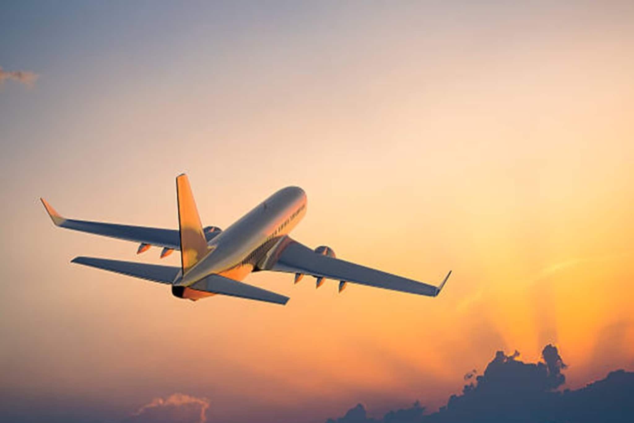 জঙ্গিহানার পরেই বেড়েছে মাত্রাছাড়া বিমানভাড়া! ভাড়া না বাড়ানোর নির্দেশ কেন্দ্রের